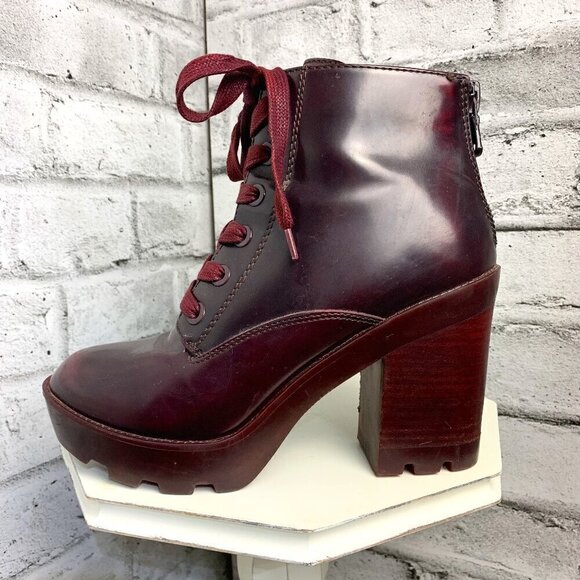 Vintage Y2K Aldo Faux Patent Leather Chunky Platform Block Heel Lace up Bootie - Picture 1 of 14